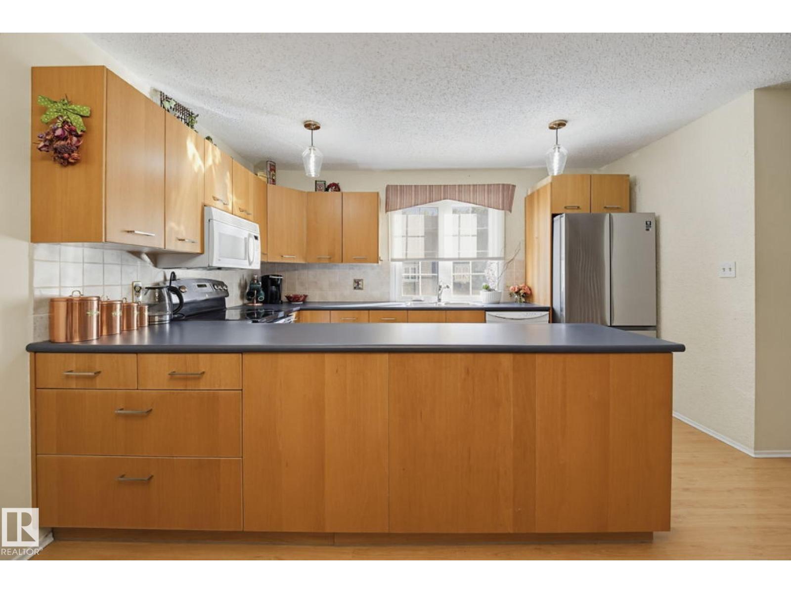 17072 67 Av Nw Property Photo 10