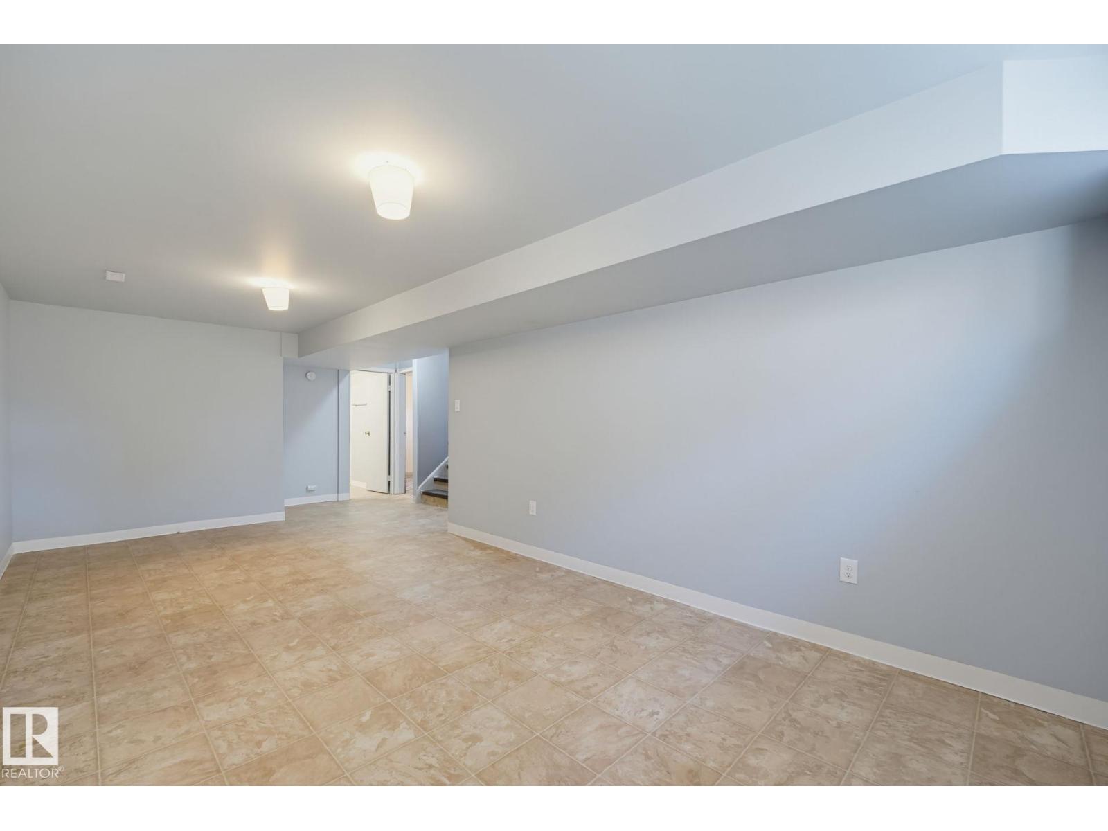 10207 & 10209 120 Av Nw Property Photo 47