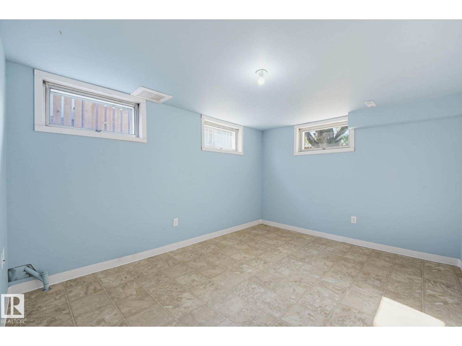 10207 & 10209 120 Av Nw Property Photo 50