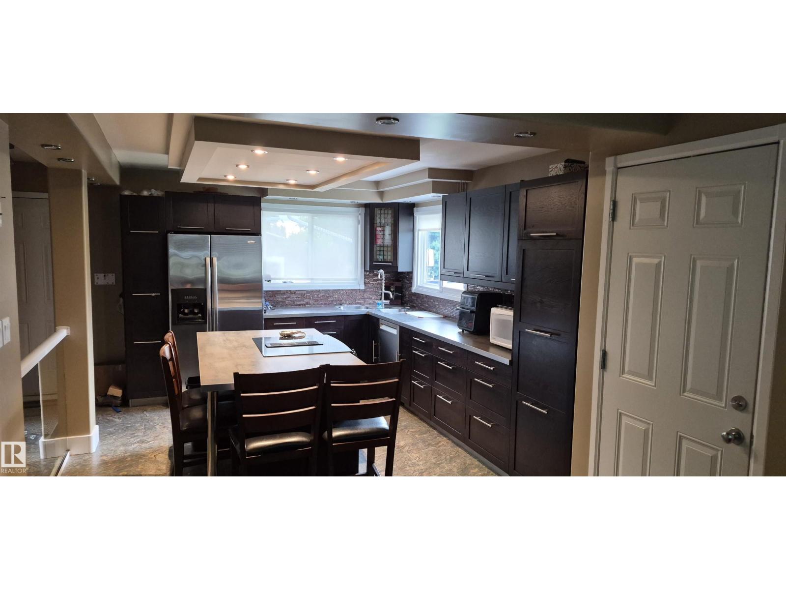 10523 105 St Property Photo 10
