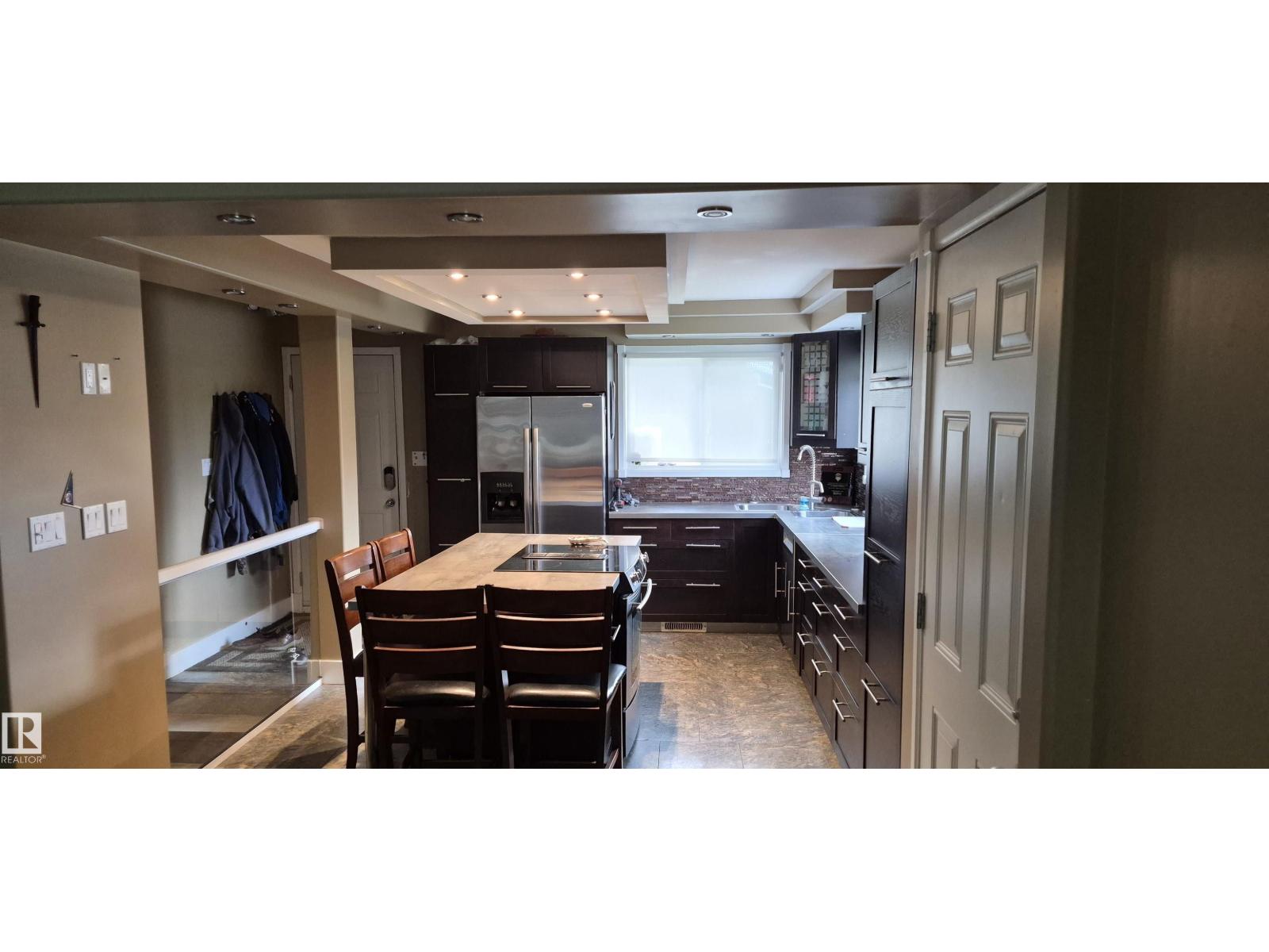 10523 105 St Property Photo 12