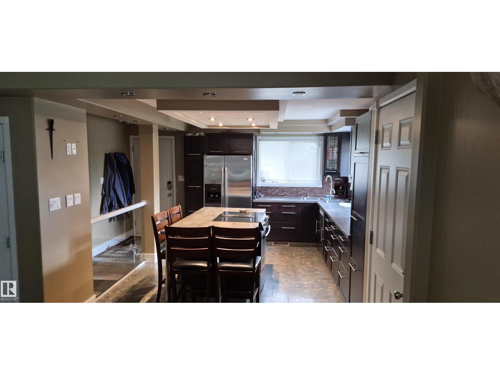 10523 105 St Property Photo 13