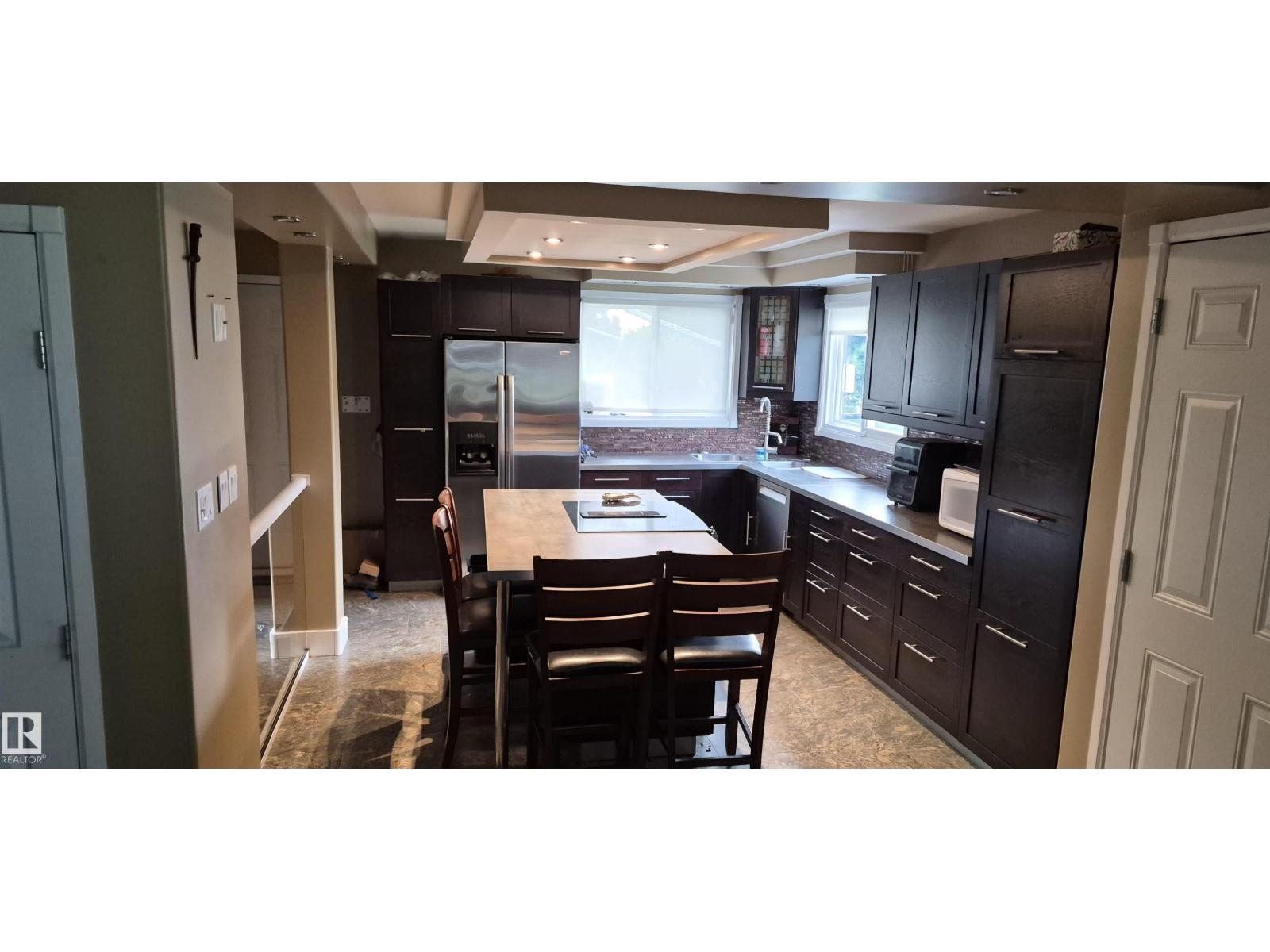 10523 105 St Property Photo 14