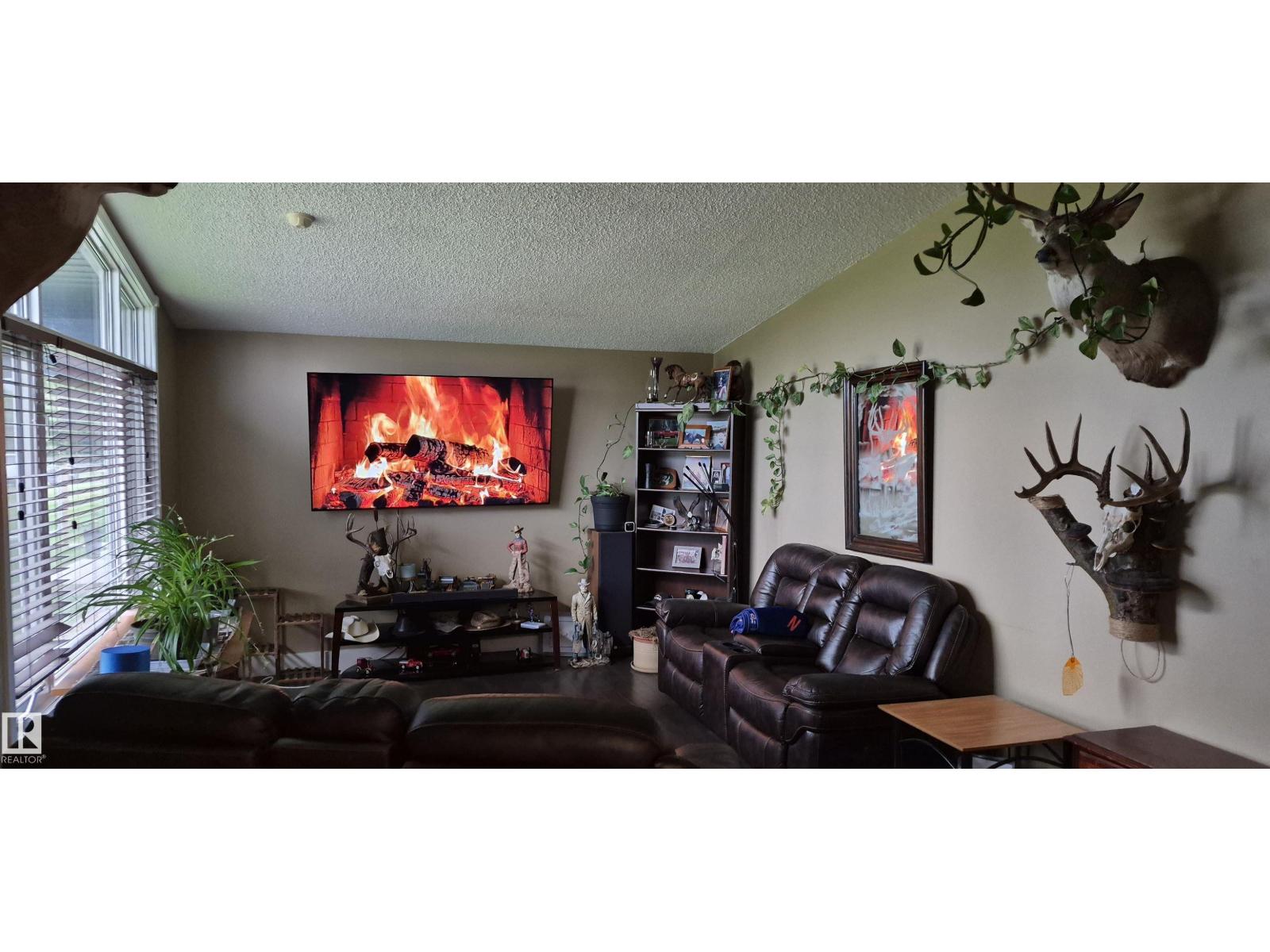 10523 105 St Property Photo 22