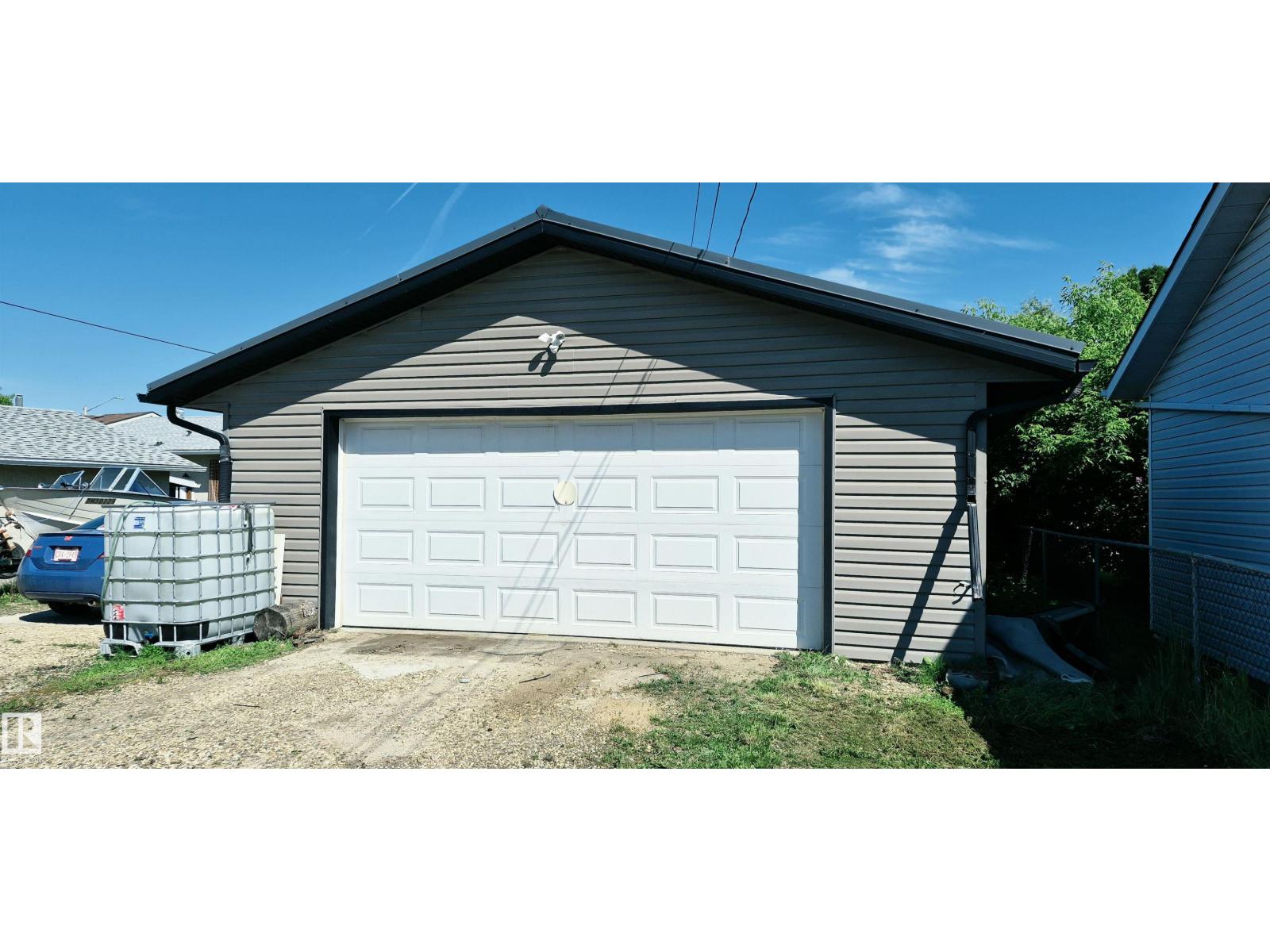 10523 105 St Property Photo 31