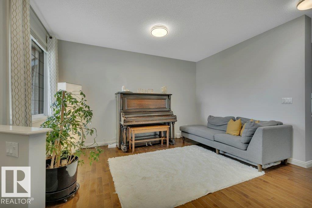 313 Southwick Bv Property Photo 7