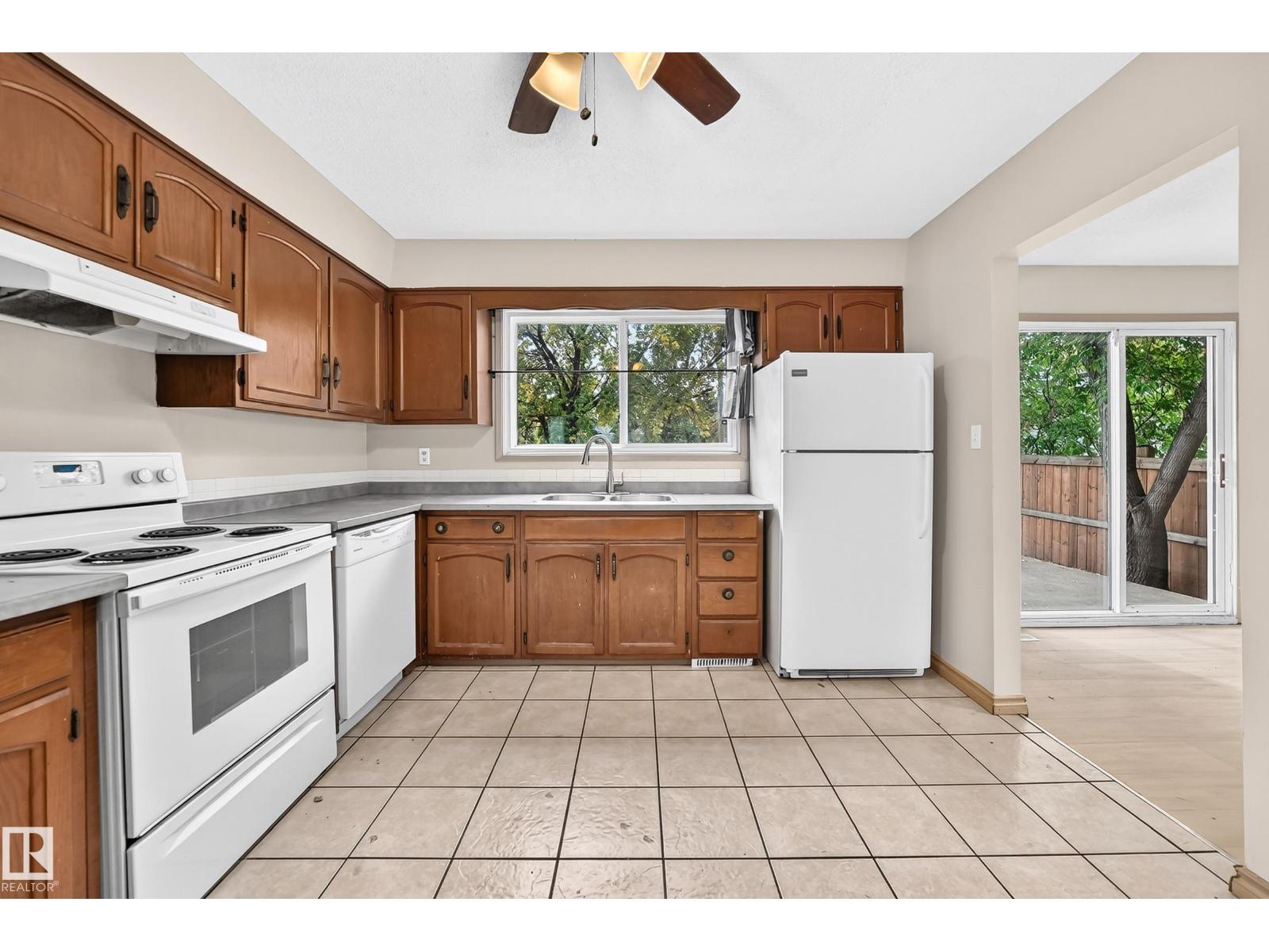 10919 69 Av Nw Property Photo 7