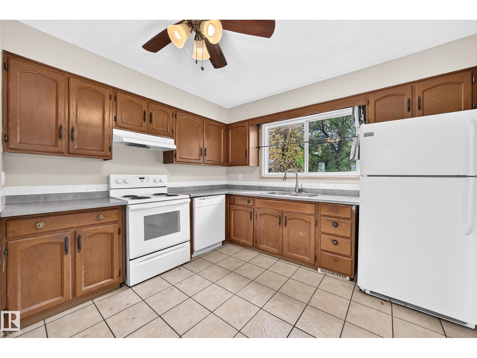 10919 69 Av Nw Property Photo 8