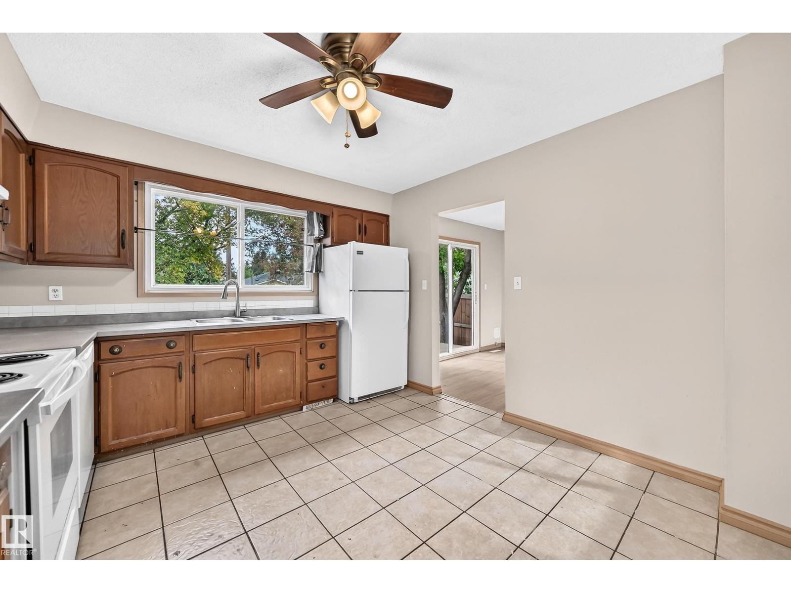 10919 69 Av Nw Property Photo 10