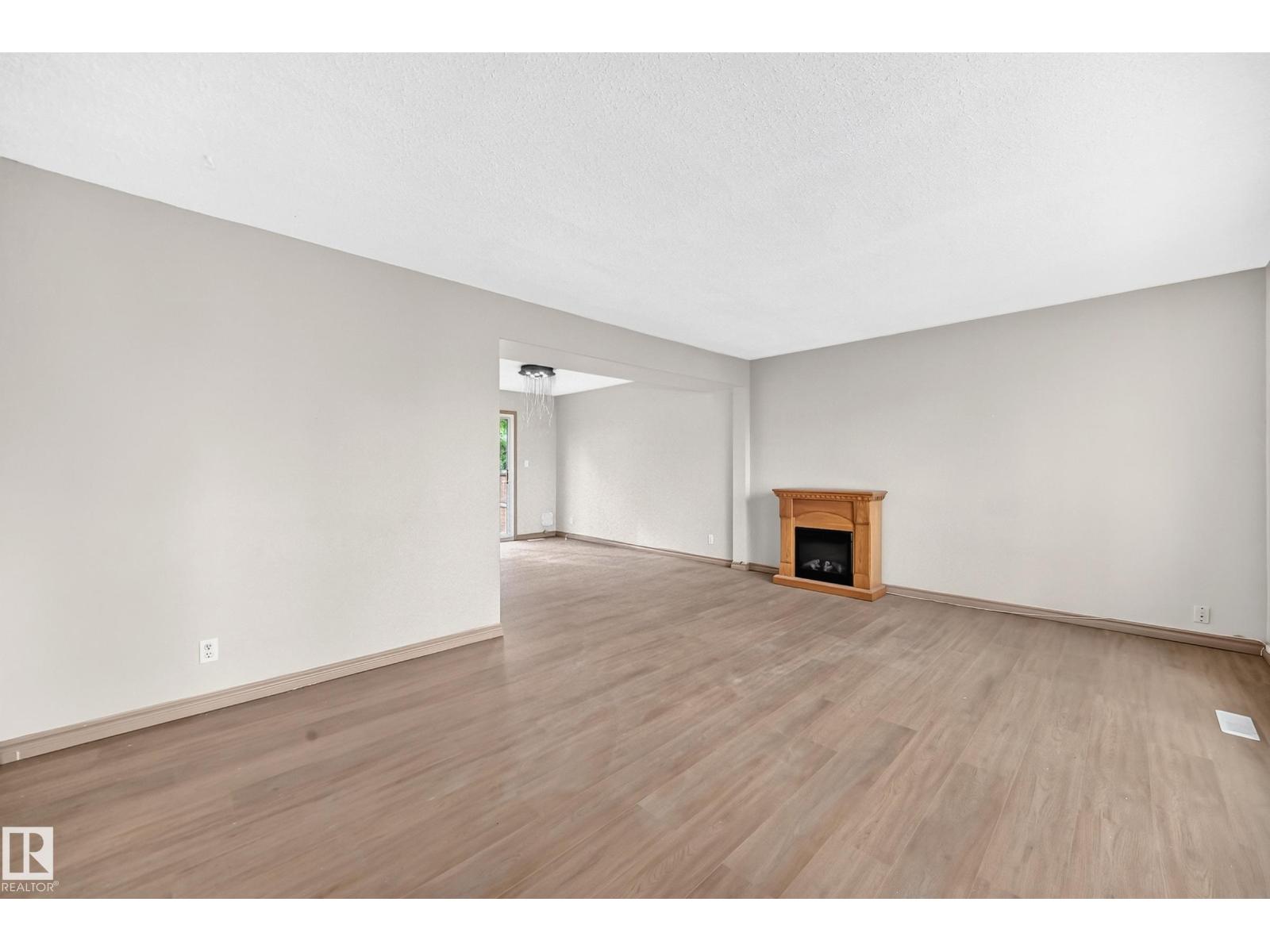 10919 69 Av Nw Property Photo 13