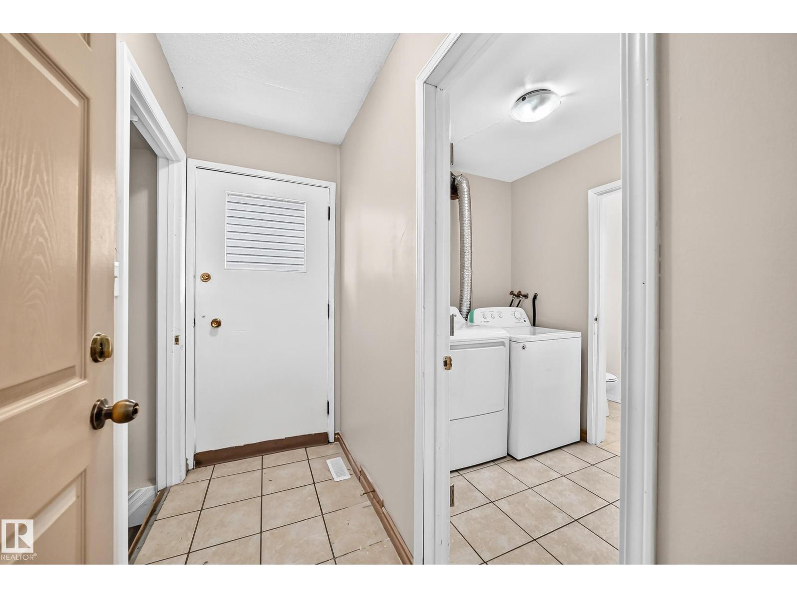 10919 69 Av Nw Property Photo 23