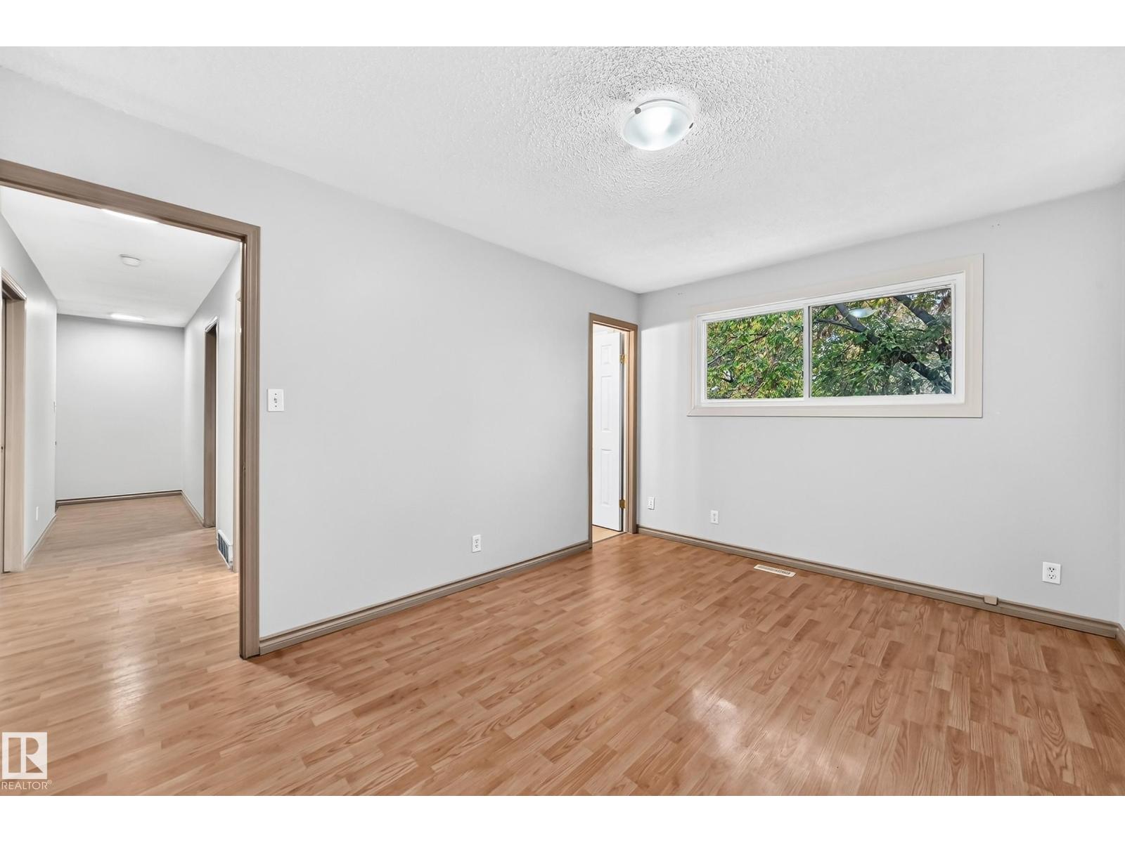 10919 69 Av Nw Property Photo 31