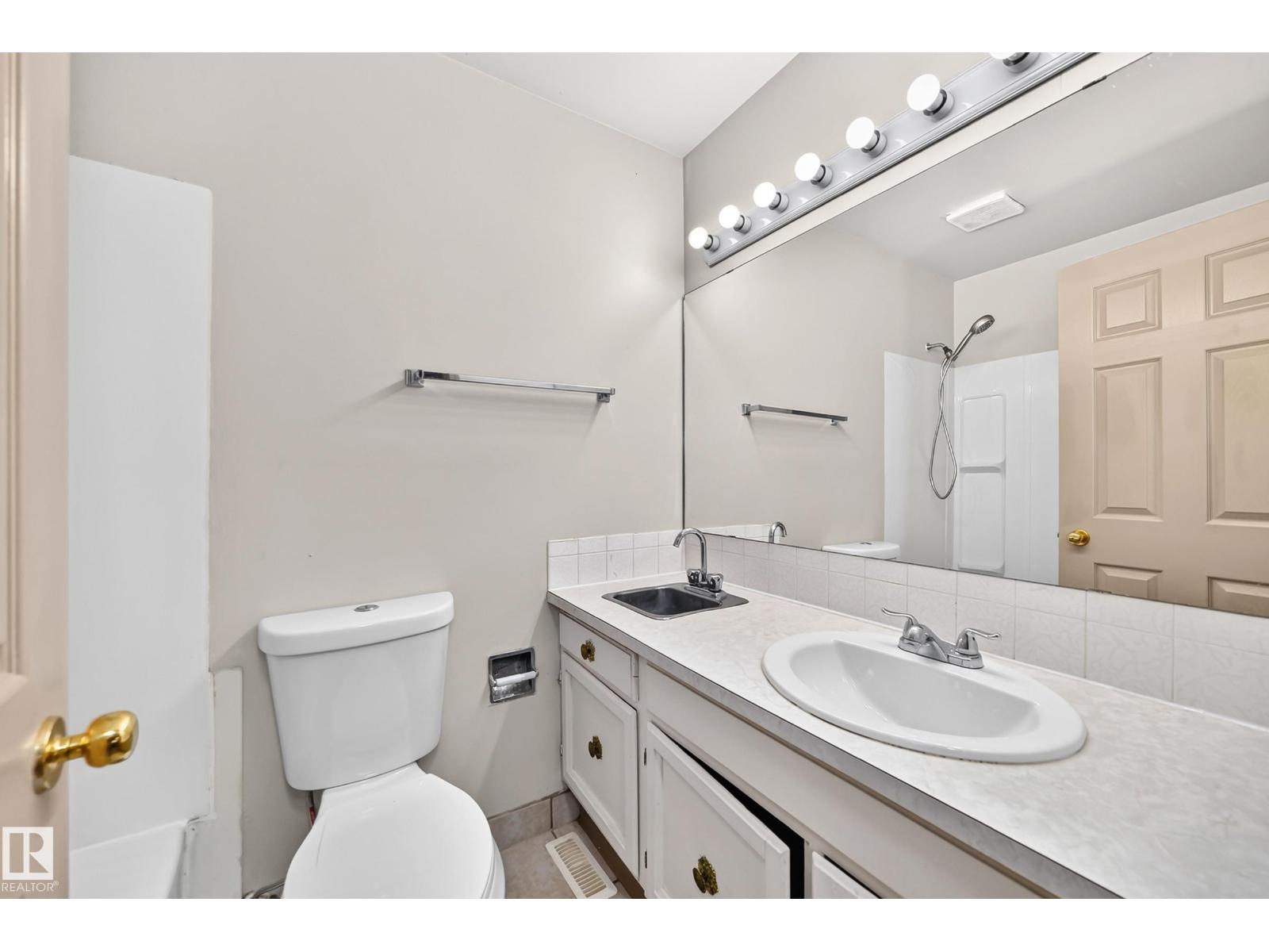 10919 69 Av Nw Property Photo 32