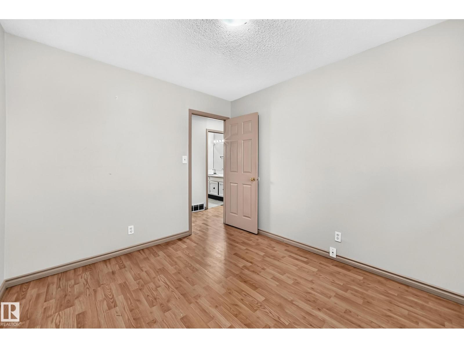 10919 69 Av Nw Property Photo 37