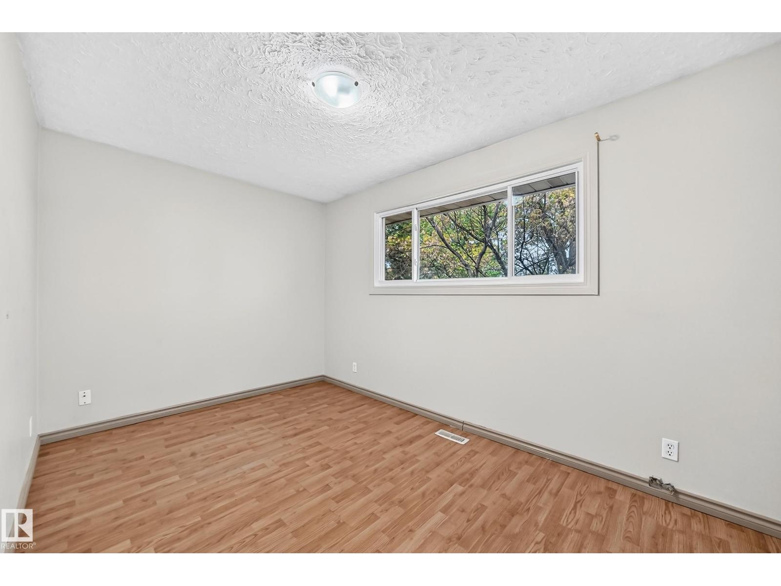 10919 69 Av Nw Property Photo 38