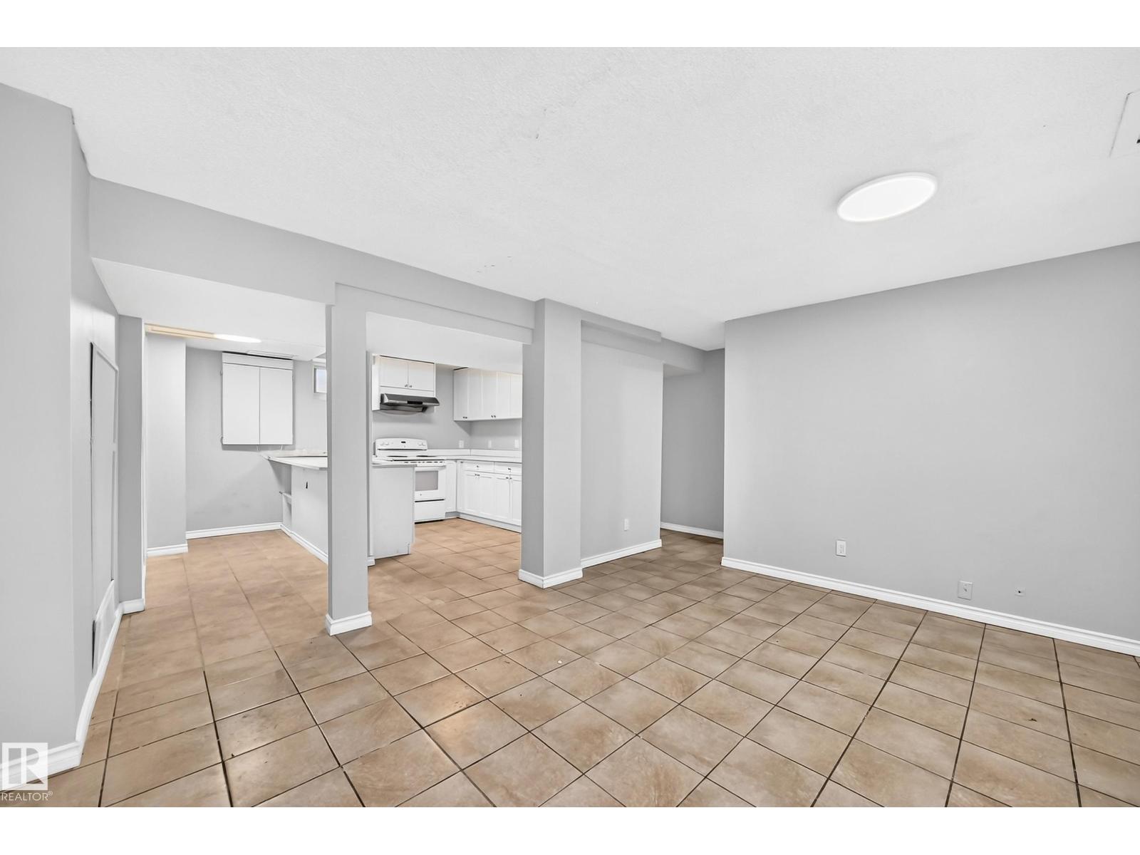 10919 69 Av Nw Property Photo 41