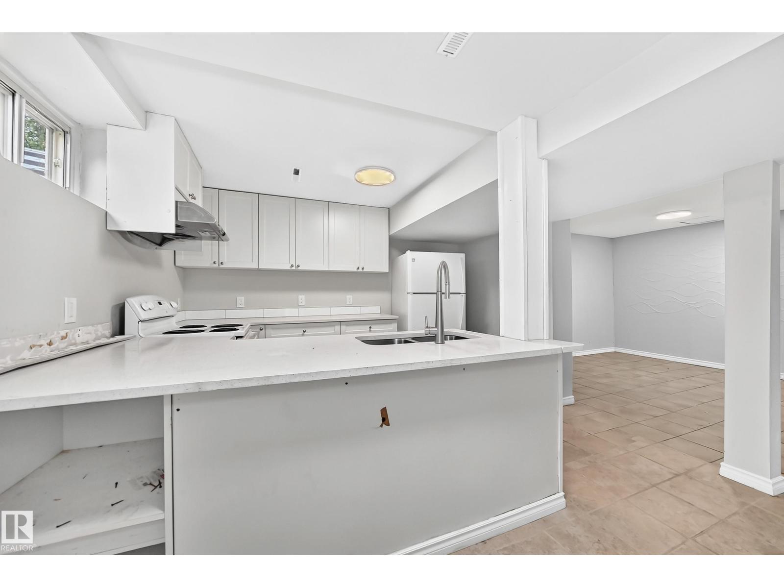 10919 69 Av Nw Property Photo 45