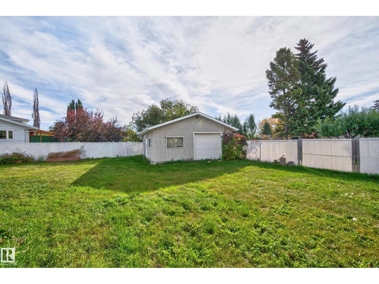 109 Evergreen Cr Property Photo 12