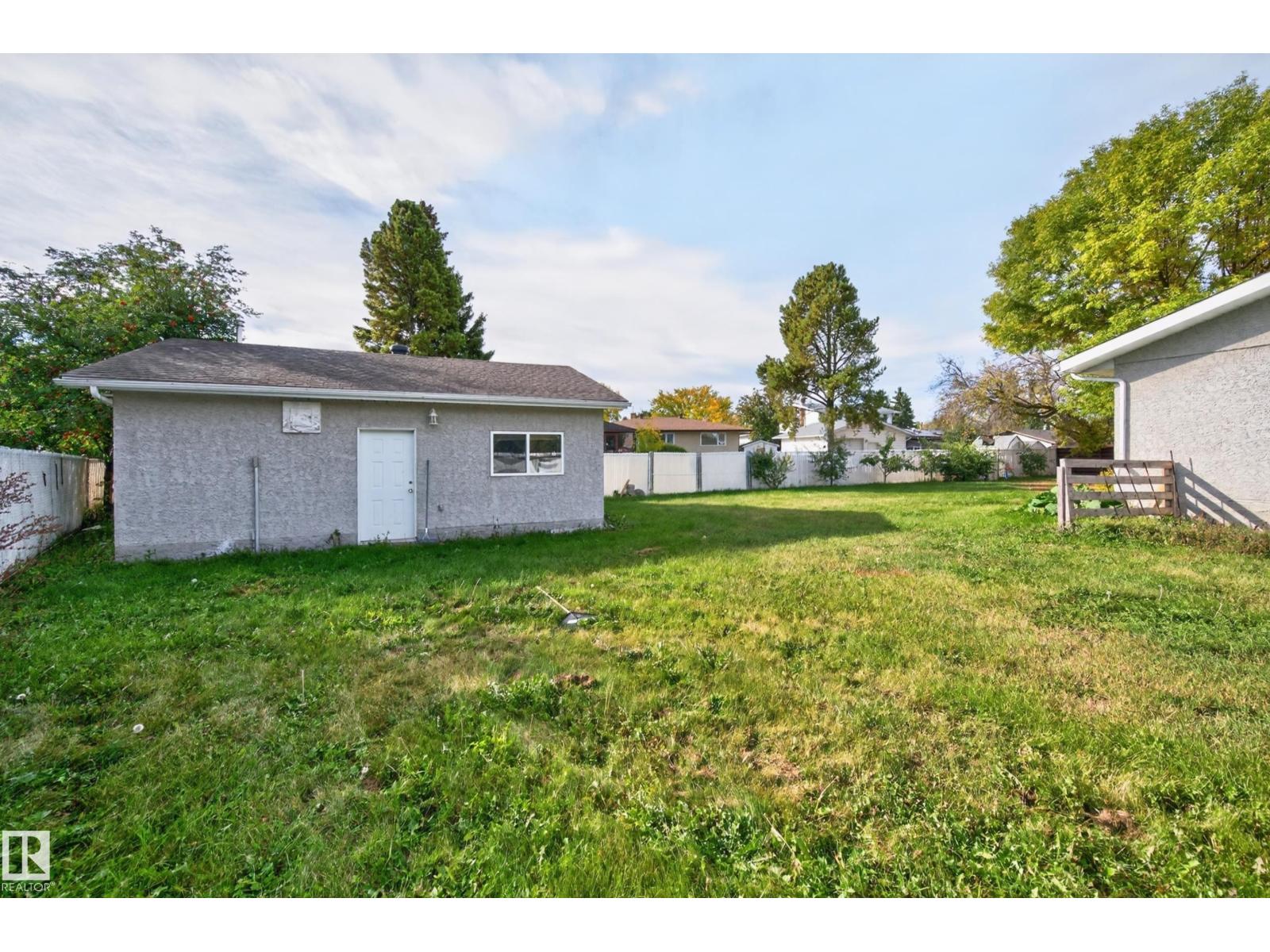 109 Evergreen Cr Property Photo 13
