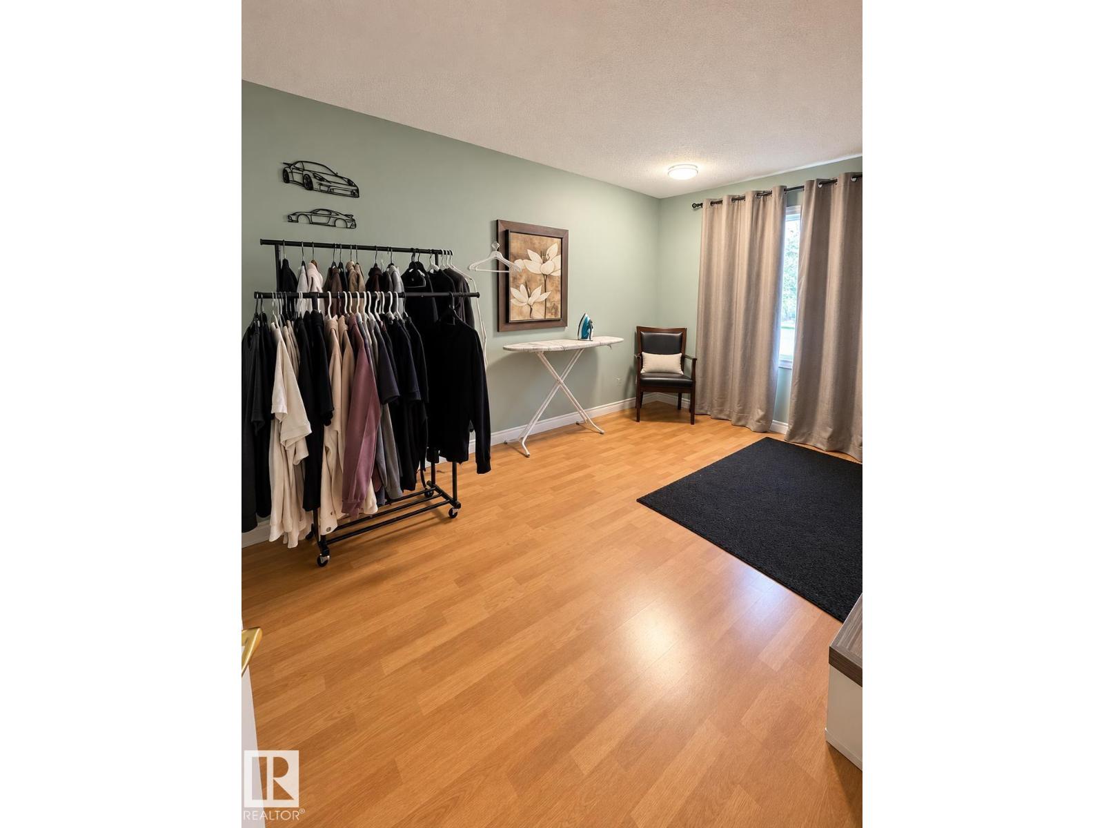 109 Evergreen Cr Property Photo 38