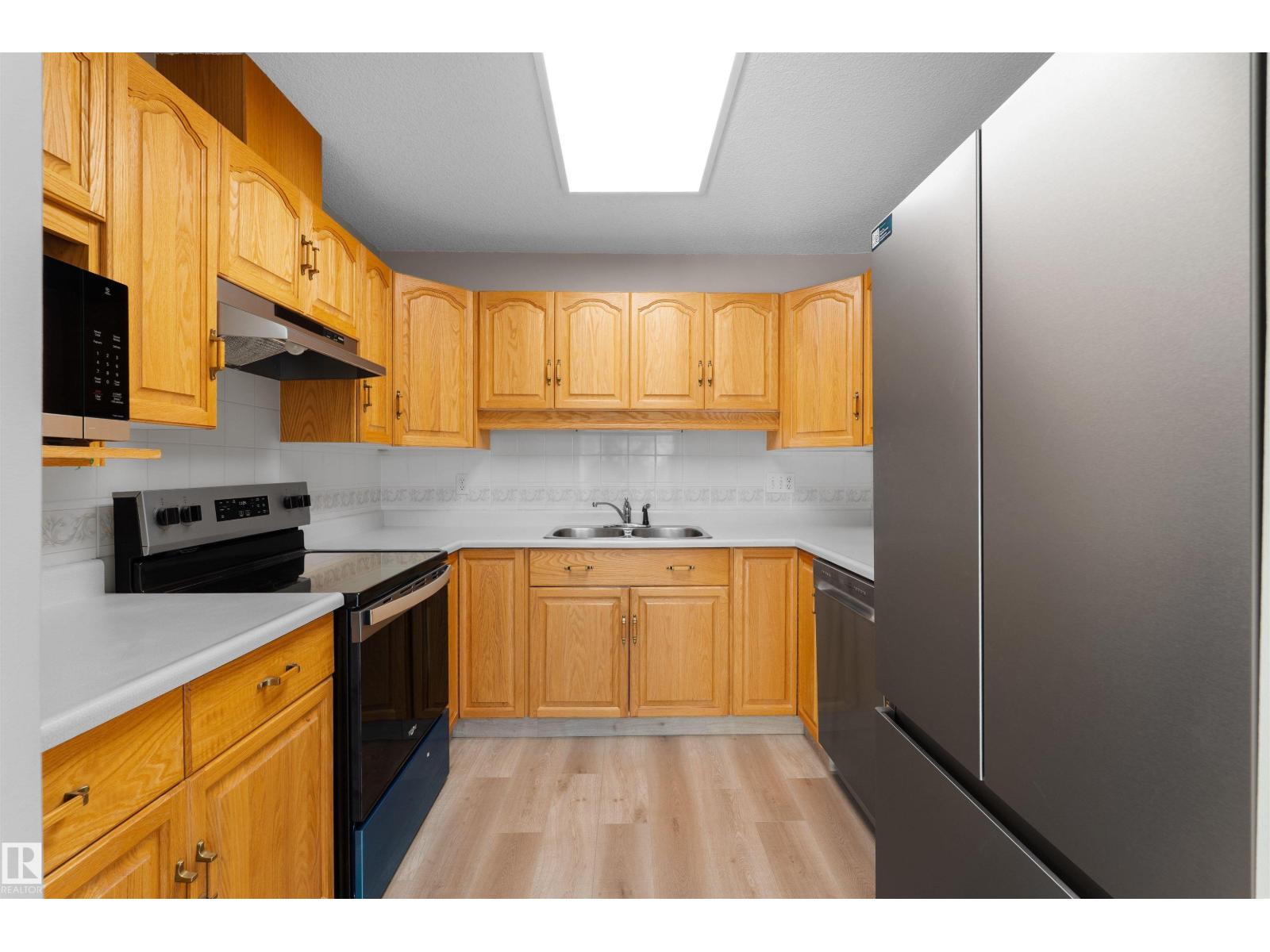 #408 10610 76 St Nw Property Photo 4