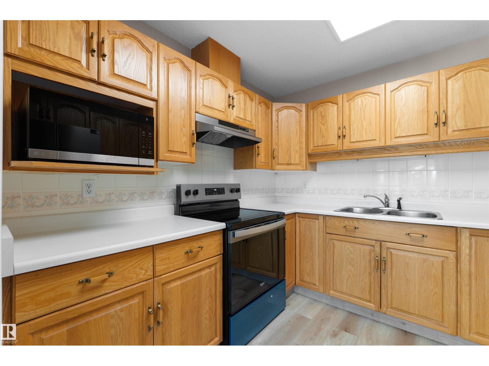 #408 10610 76 St Nw Property Photo 5