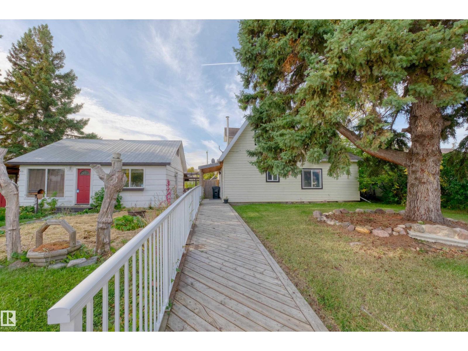 4947 49 Avenue Property Photo 2