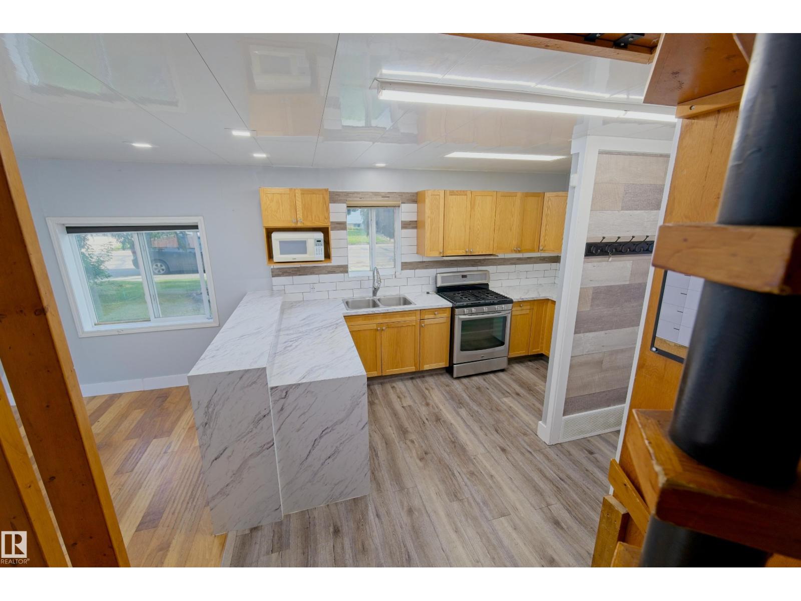 4947 49 Avenue Property Photo 17
