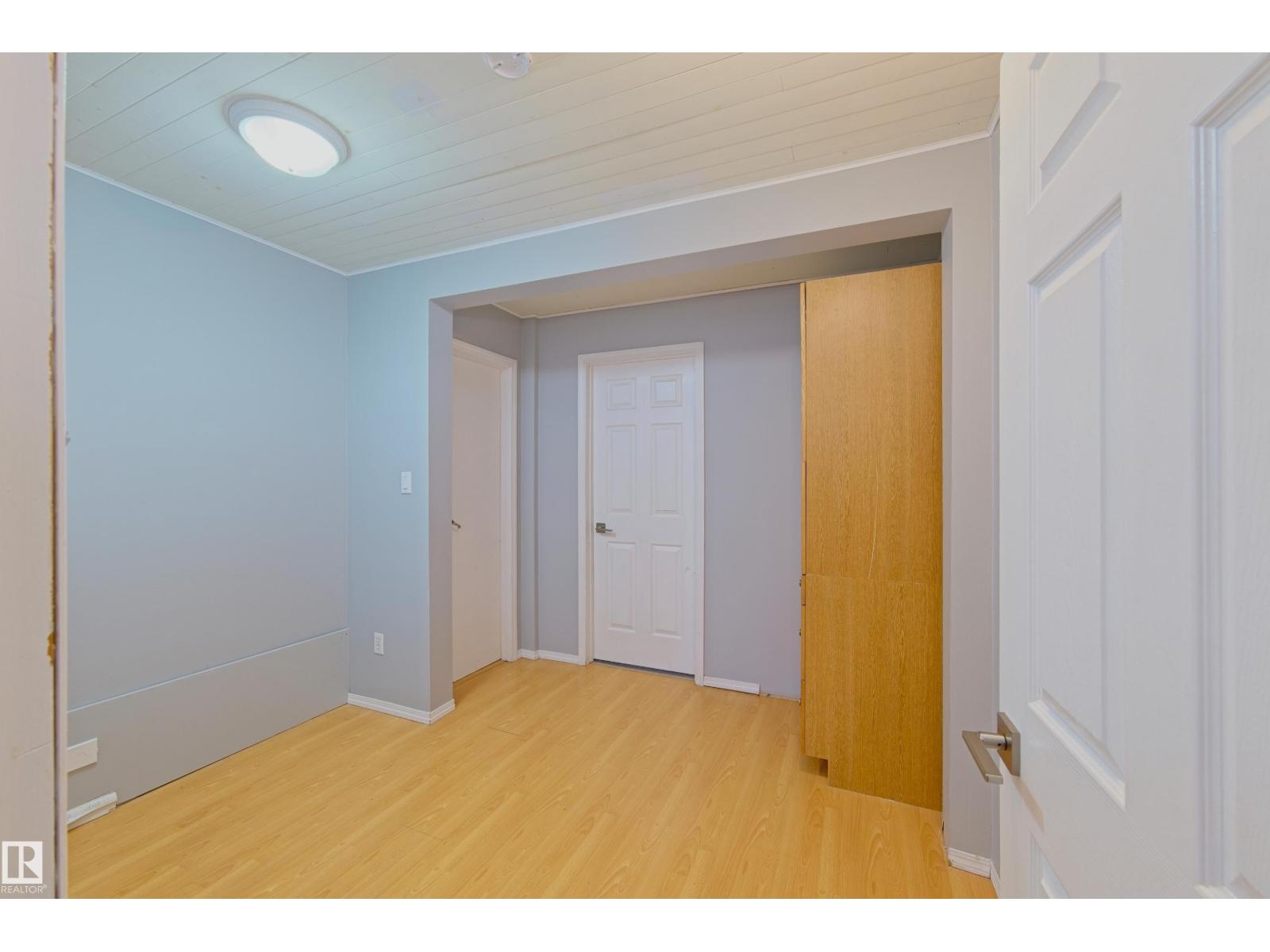 4947 49 Avenue Property Photo 18
