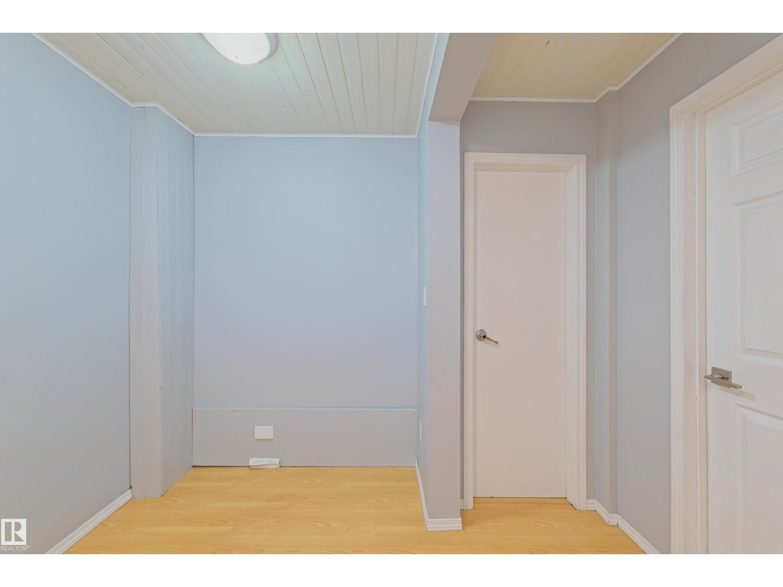4947 49 Avenue Property Photo 20
