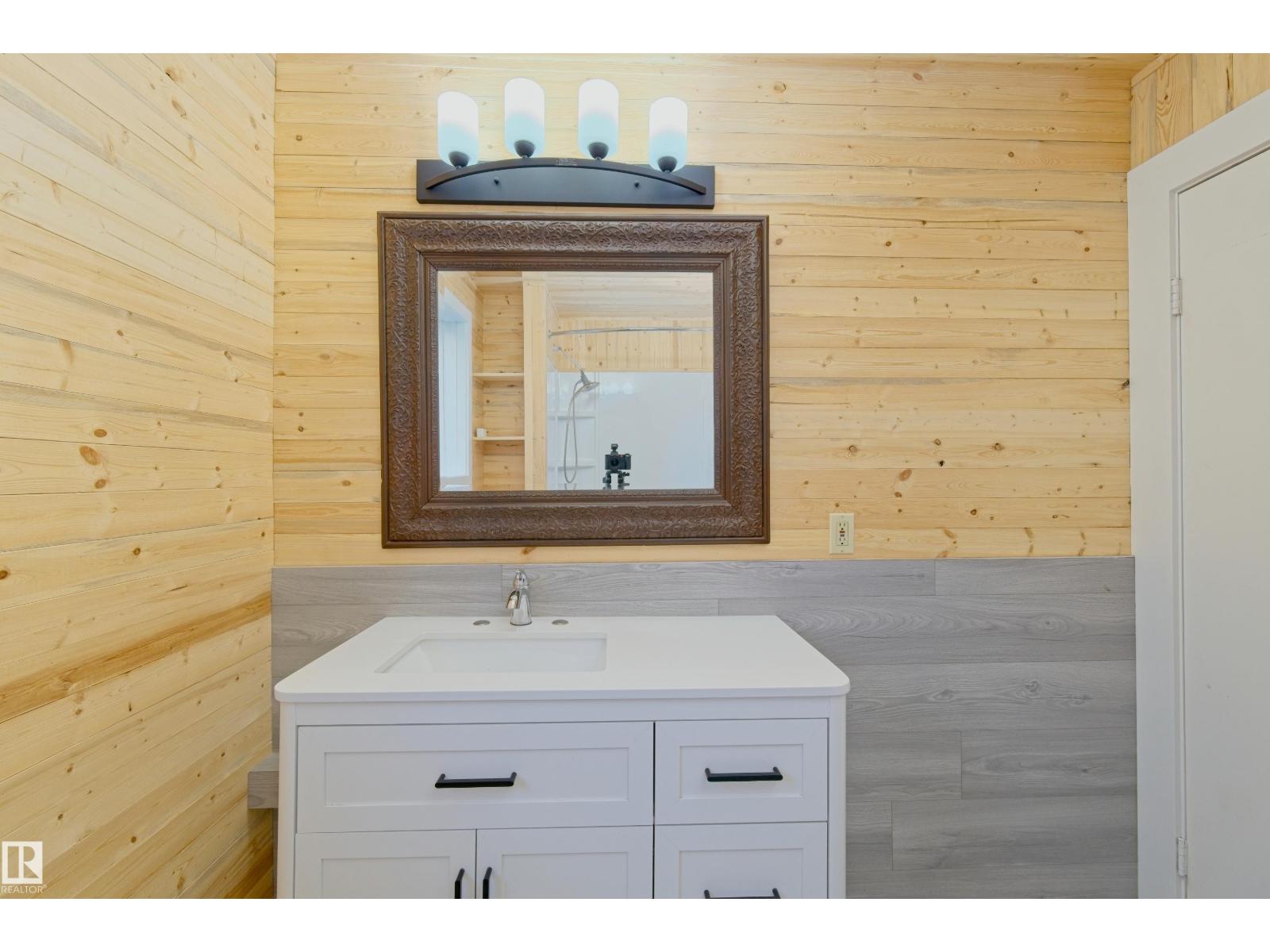 4947 49 Avenue Property Photo 28