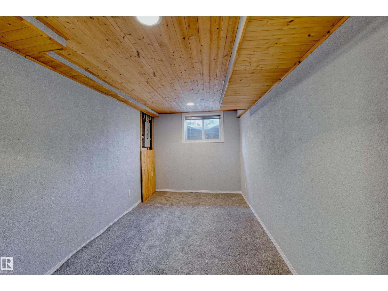 4947 49 Avenue Property Photo 40