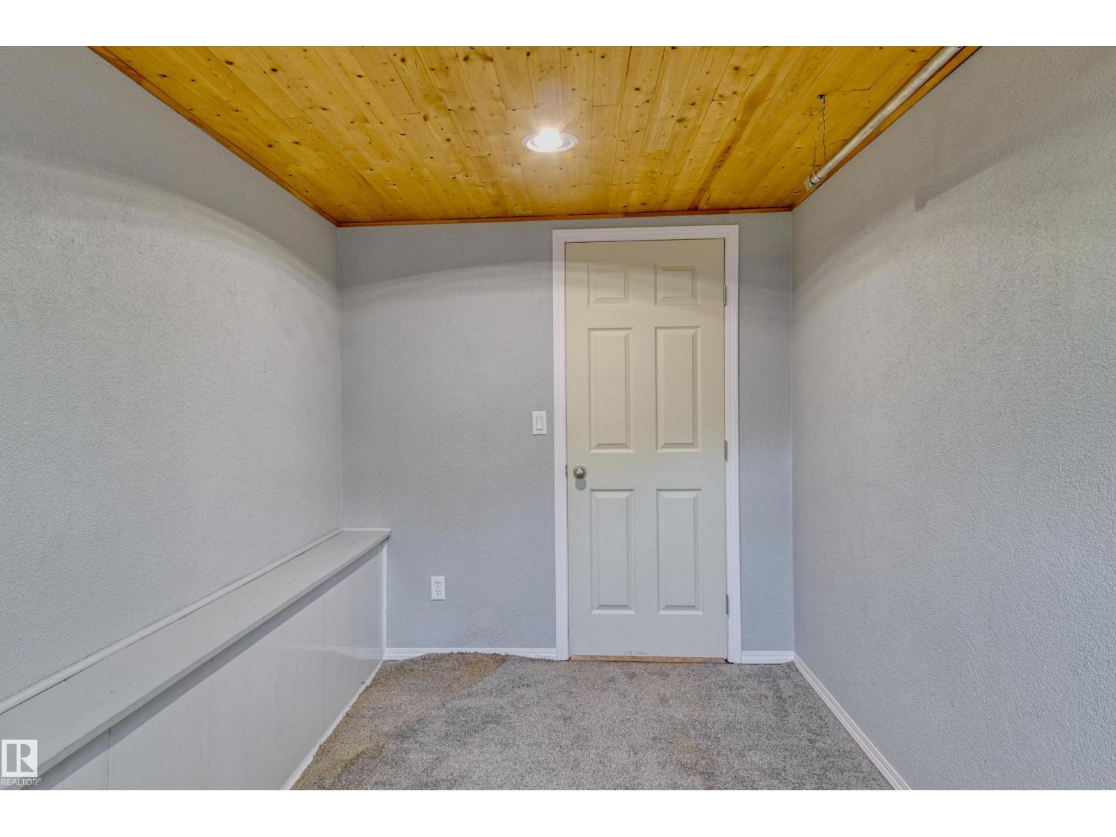 4947 49 Avenue Property Photo 45