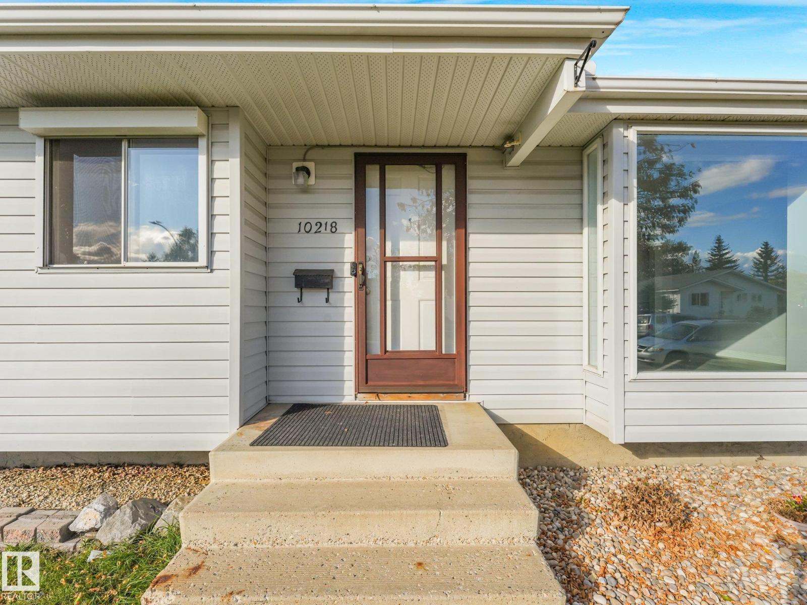 10218 167a Av Nw Property Photo 3