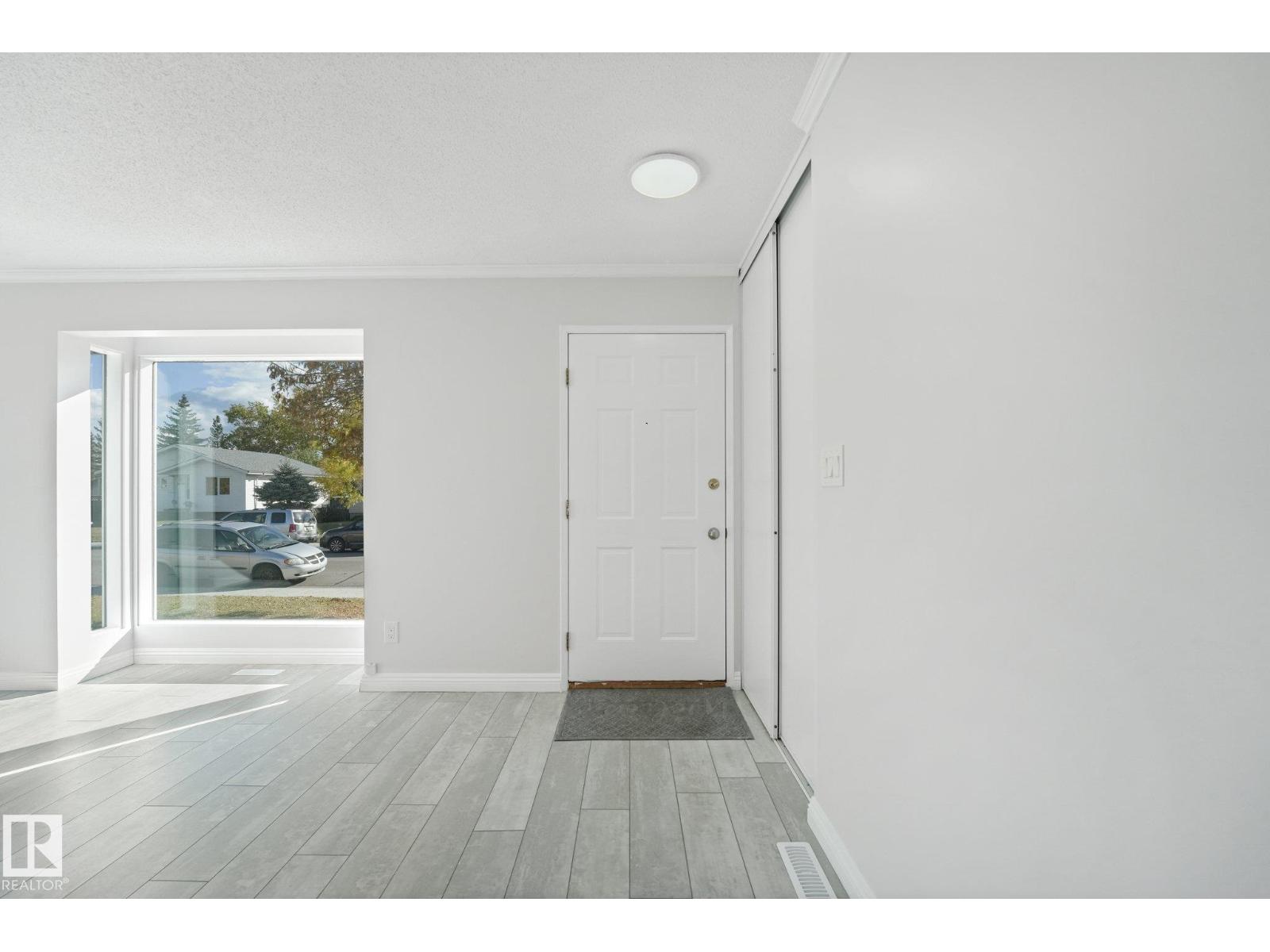 10218 167a Av Nw Property Photo 4