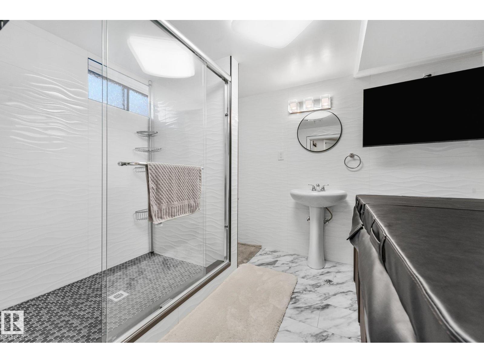 10218 167a Av Nw Property Photo 45