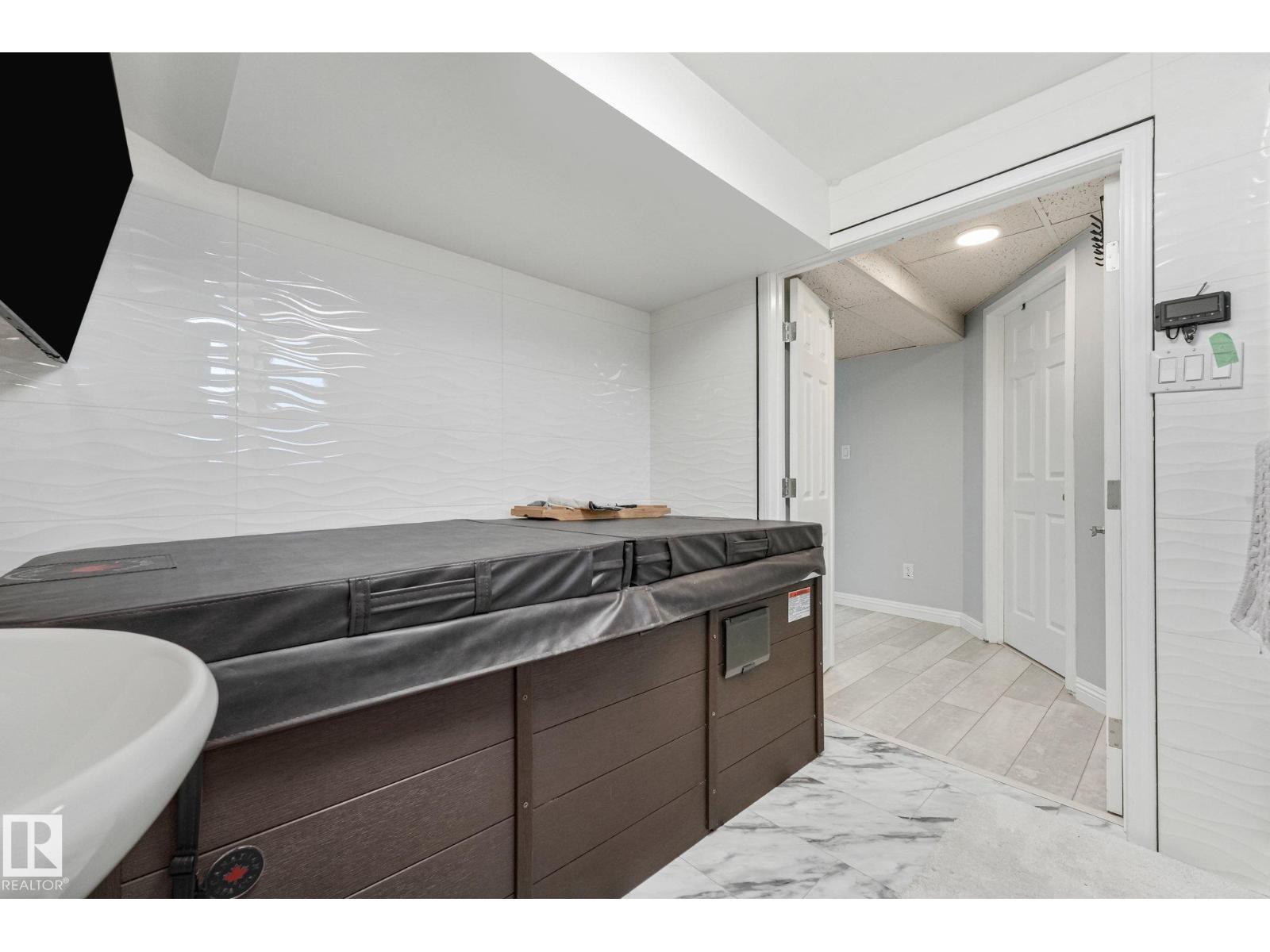 10218 167a Av Nw Property Photo 48
