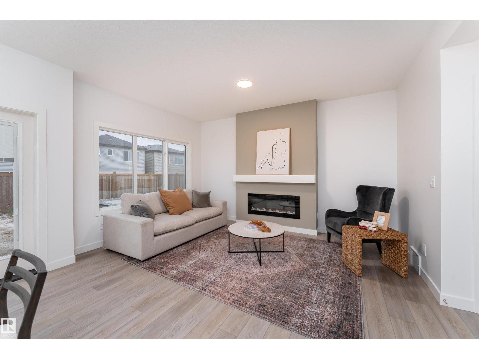 332 27 St Sw Property Photo 2