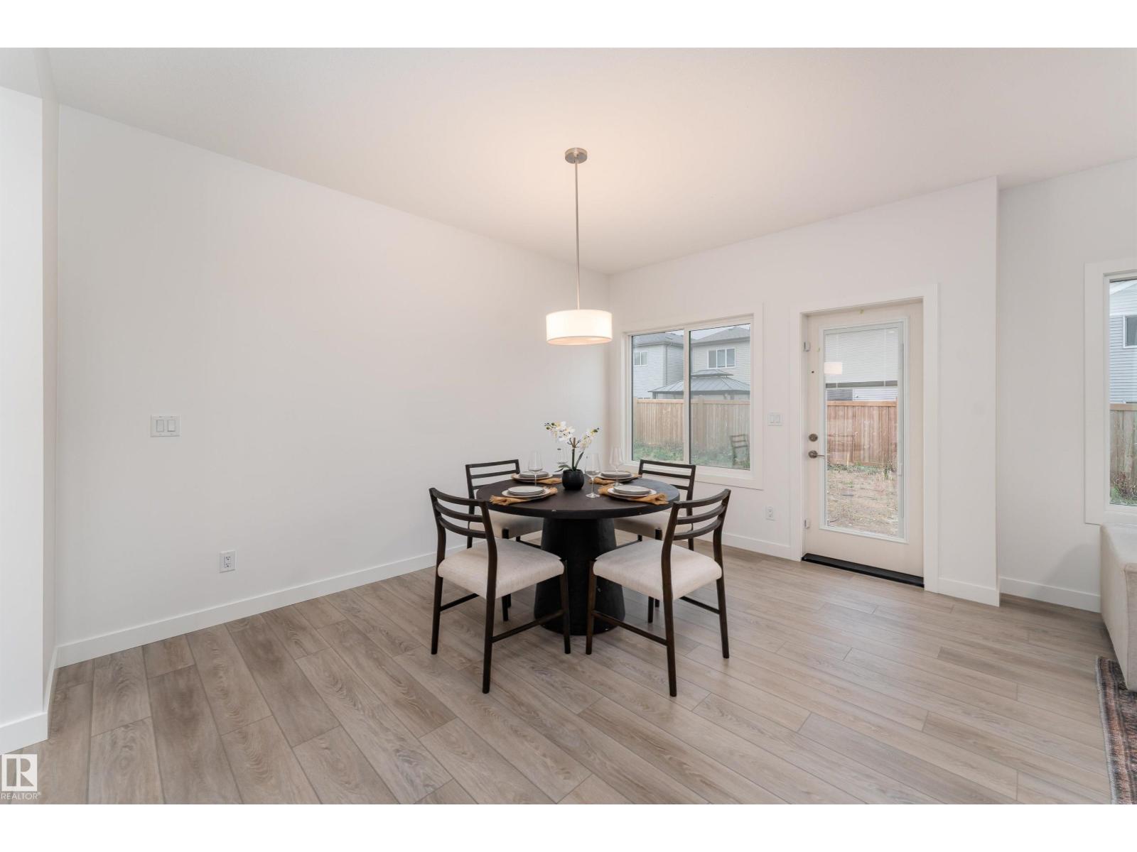 332 27 St Sw Property Photo 5
