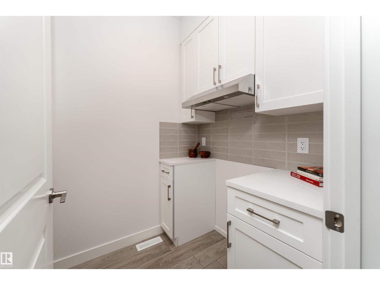 332 27 St Sw Property Photo 11