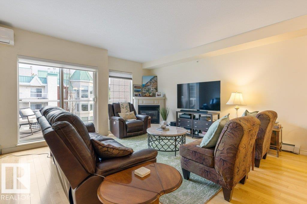 #406 5 Perron St Property Photo 3