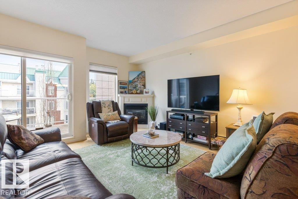 #406 5 Perron St Property Photo 4