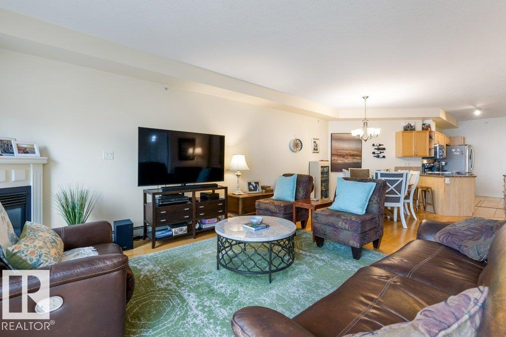 #406 5 Perron St Property Photo 5