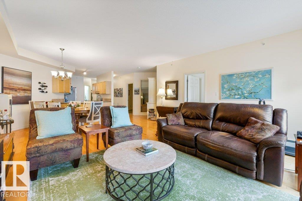 #406 5 Perron St Property Photo 6