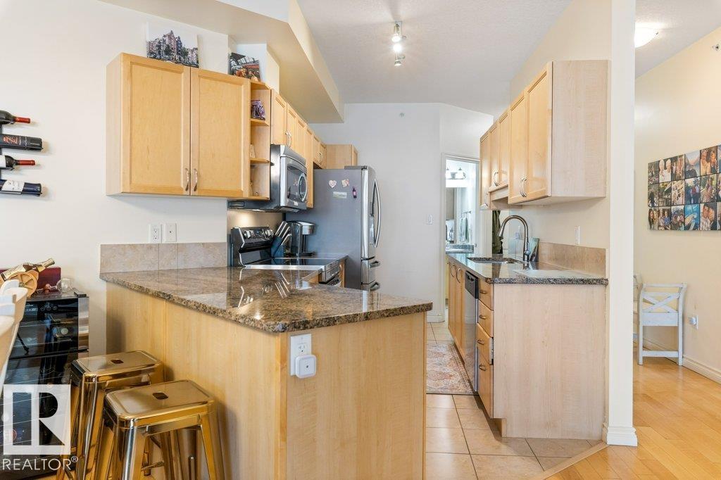 #406 5 Perron St Property Photo 10