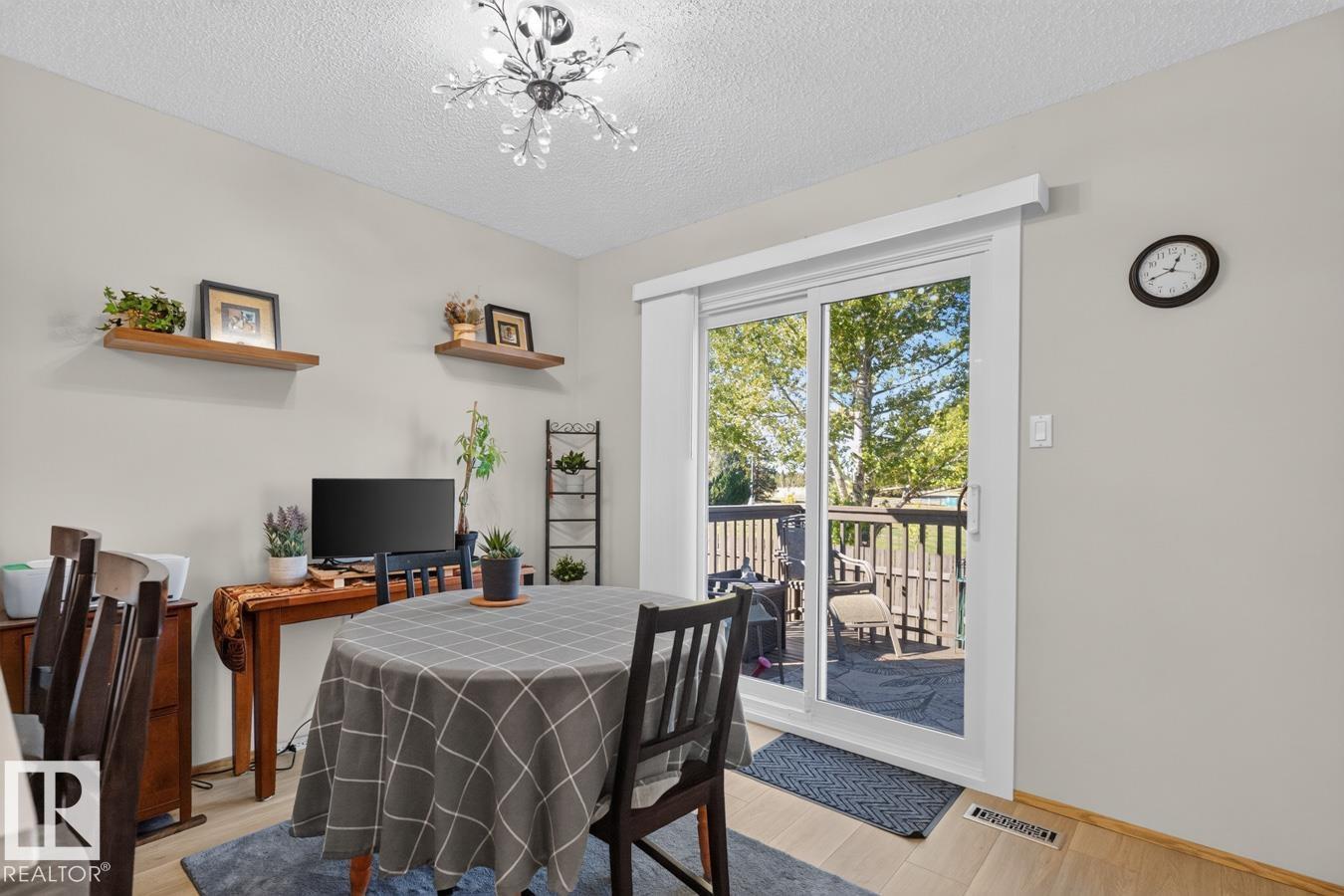 10860 11 Av Nw Property Photo 11