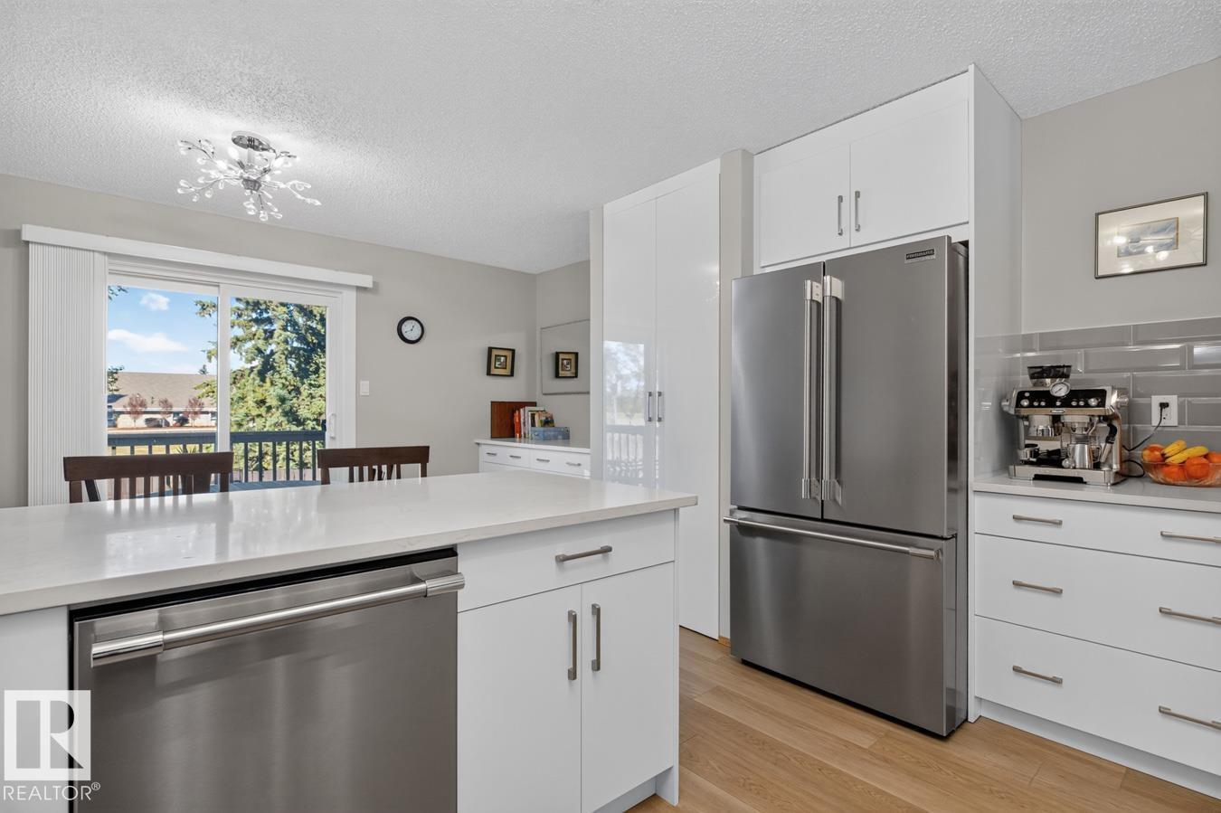 10860 11 Av Nw Property Photo 13