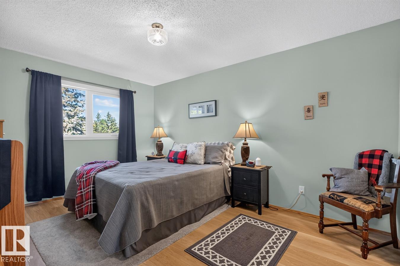 10860 11 Av Nw Property Photo 17