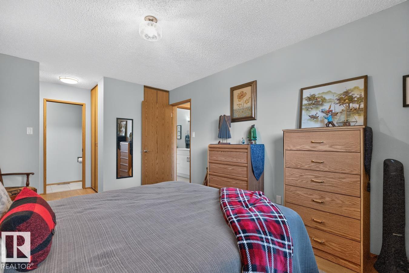 10860 11 Av Nw Property Photo 18