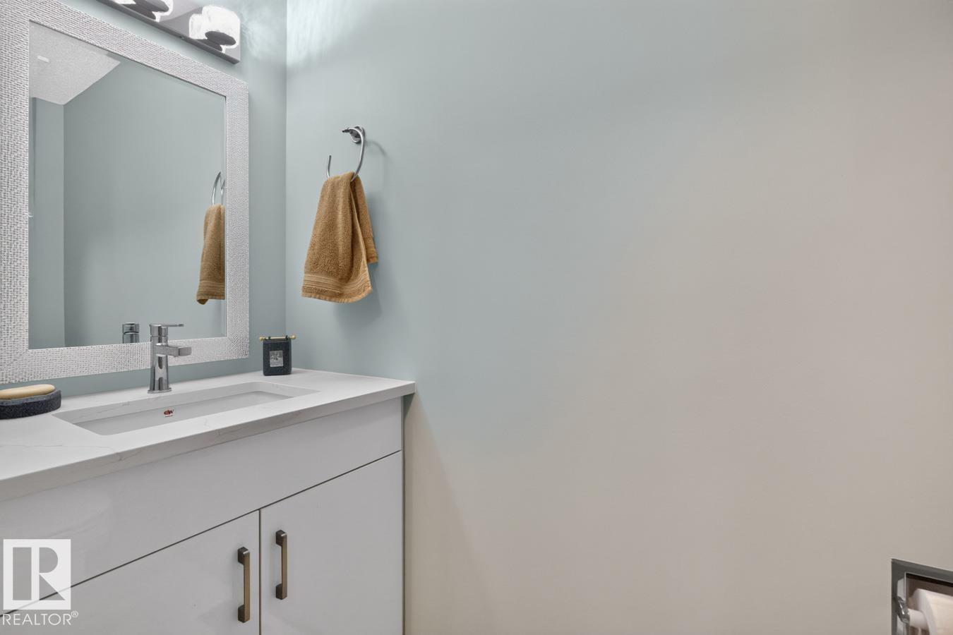 10860 11 Av Nw Property Photo 20